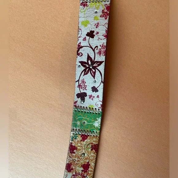 Fossil Multicolor Floral Leather Women's Belt - Picture 3 of 9